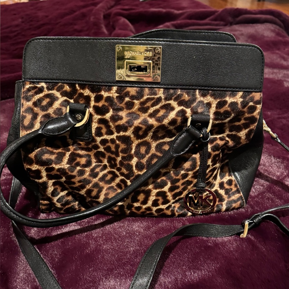 Michael Kors Calf Hair Leopard Print Sat gel with Black Leather Trim